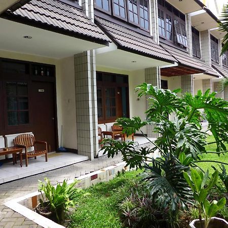 Hotel Surya Indah Salatiga Buitenkant foto