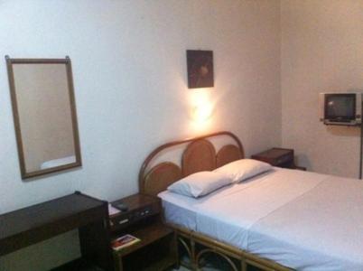 Hotel Surya Indah Salatiga Kamer foto