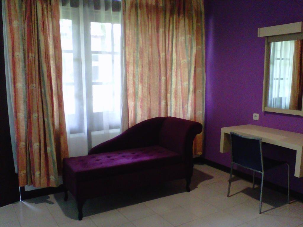Hotel Surya Indah Salatiga Kamer foto