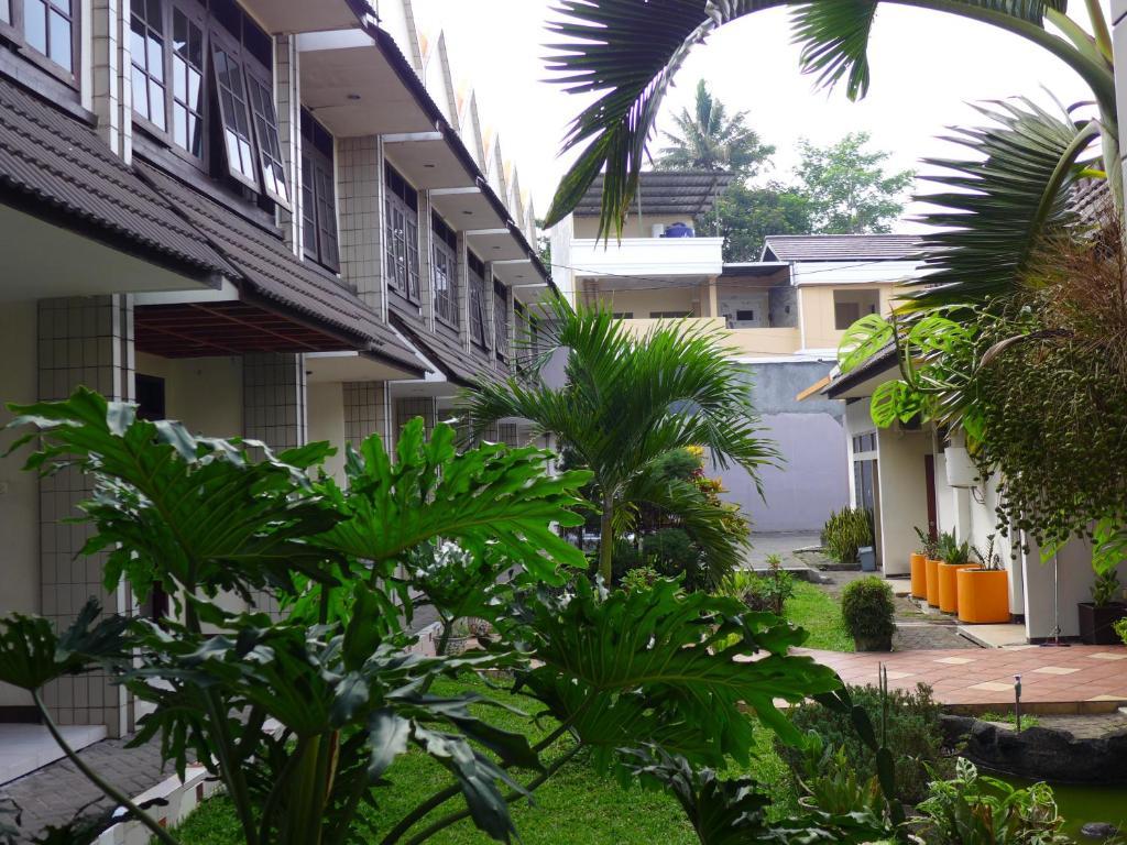 Hotel Surya Indah Salatiga Kamer foto
